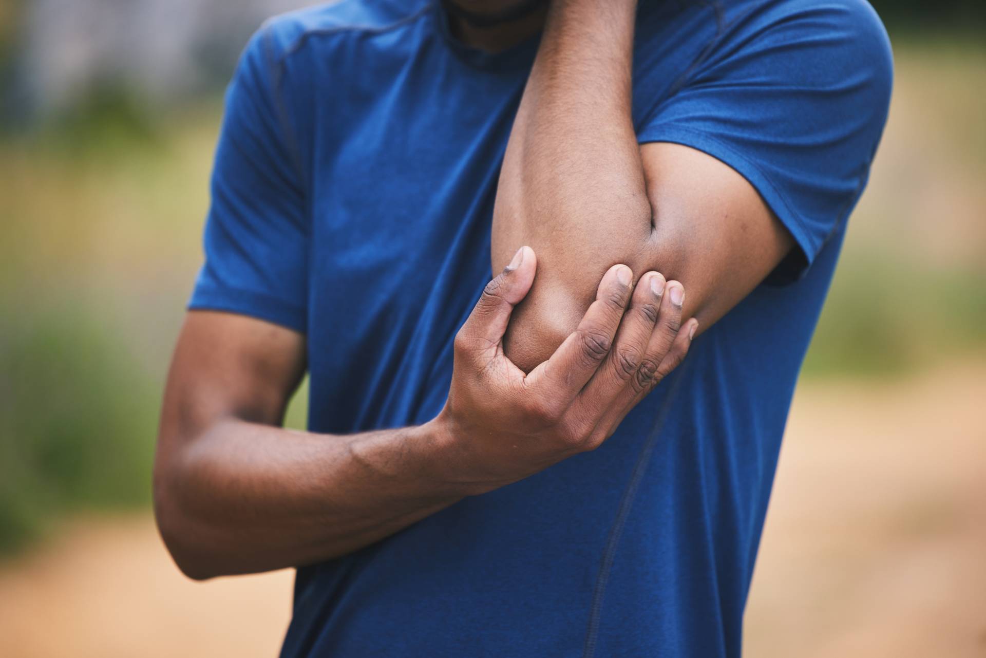sports-fitness-and-man-with-pain-in-elbow-after-w-2026-01-09-10-31-00-utc